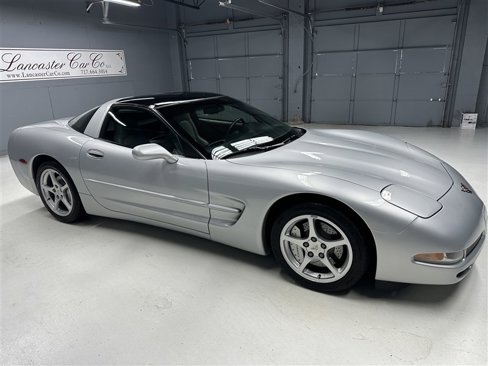 Used 2000 Chevrolet Corvette Coupe image 8