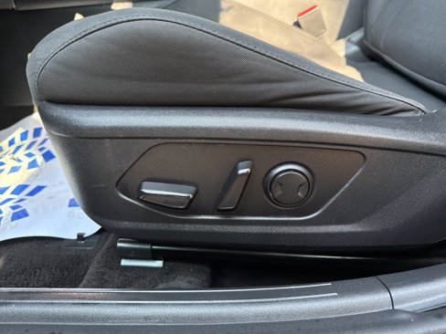 Used 2022 Hyundai Elantra SEL w/ Convenience + Premium Package image 12