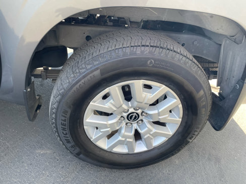 Used 2022 Nissan Frontier SV image 23