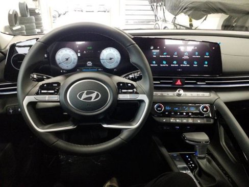 New 2025 Hyundai Elantra SEL w/ Cargo Package image 4