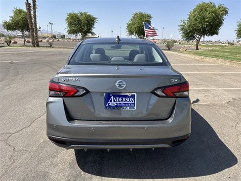 Used 2021 Nissan Versa SV image 6