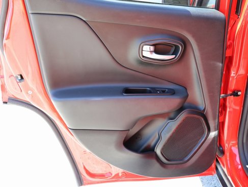 Used 2020 Jeep Renegade Altitude image 16