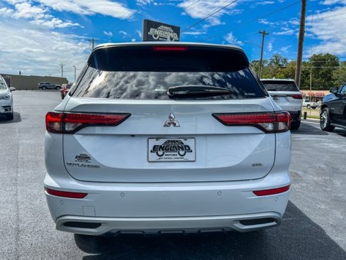Used 2024 Mitsubishi Outlander SEL image 11