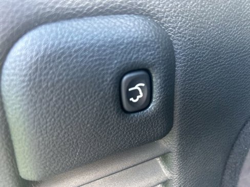 Used 2020 Jeep Grand Cherokee Laredo image 36
