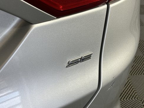 Used 2016 Ford Fusion SE image 17