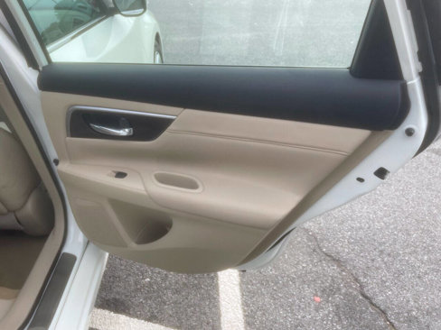 Used 2013 Nissan Altima 2.5 SL w/ Technology Pkg image 23