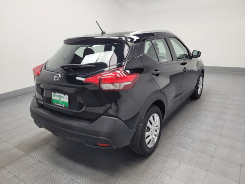 Used 2019 Nissan Kicks S image 9