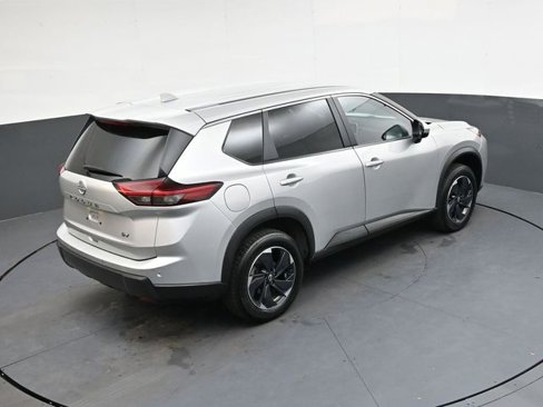 Used 2024 Nissan Rogue SV image 24