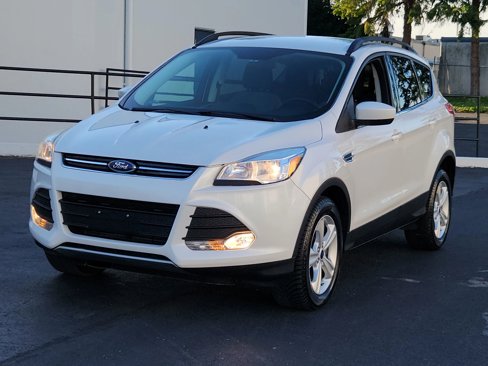 Used 2015 Ford Escape SE w/ Equipment Group 201A image 1