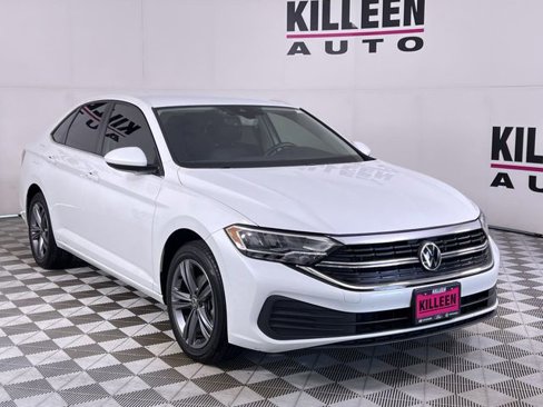 Used 2023 Volkswagen Jetta SE image 9