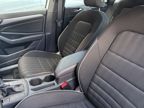 Used 2024 Volkswagen Jetta Sport image 11
