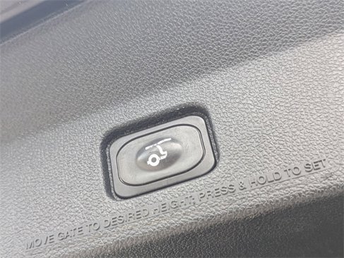 Used 2018 Ford Explorer Limited image 12
