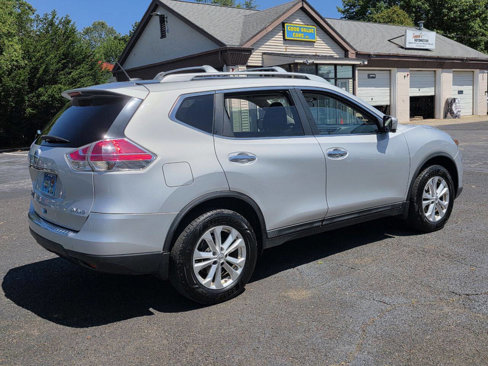 Used 2015 Nissan Rogue SV w/ SV Premium Package image 7