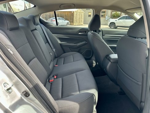 Used 2022 Nissan Altima 2.5 SV image 11