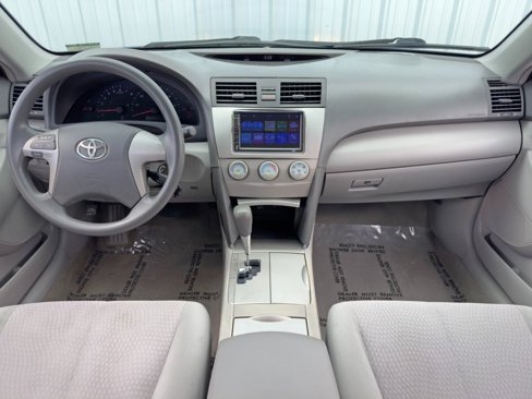 Used 2010 Toyota Camry image 10