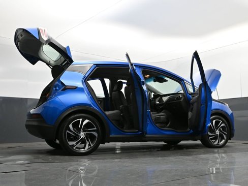Used 2023 Chevrolet Bolt LT w/ Infotainment Package image 33