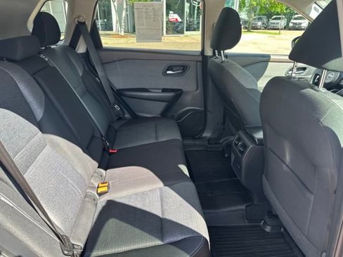 Used 2021 Nissan Rogue SV image 25