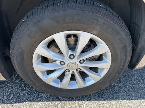 Used 2017 Chrysler Pacifica Touring-L image 27