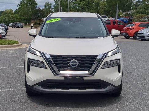 Used 2023 Nissan Rogue SV image 9