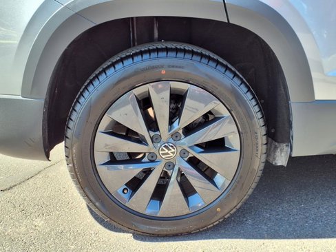 Used 2024 Volkswagen Taos S image 11