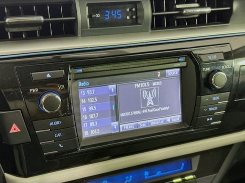 Used 2016 Toyota Corolla LE image 25