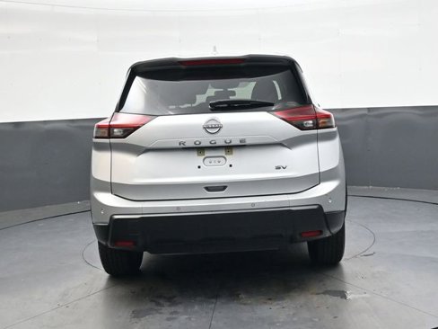 Used 2024 Nissan Rogue SV image 5