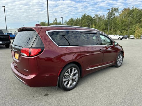 Used 2019 Chrysler Pacifica Limited w/ Tire & Wheel Group image 4