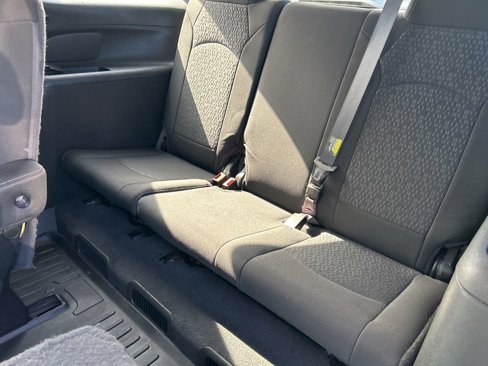 Used 2016 GMC Acadia SLE image 6