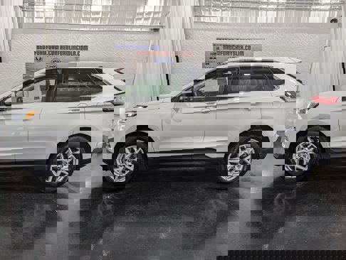Used 2024 Ford Edge SEL w/ Convenience Package image 2