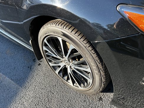 Used 2018 Toyota Camry SE image 11
