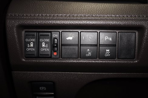 Used 2018 Honda Odyssey Touring image 17