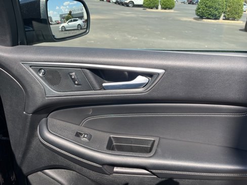 Used 2024 Ford Edge Titanium image 8