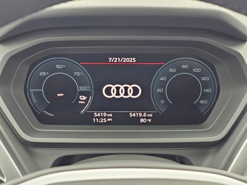 Used 2024 Audi Q4 e-tron Premium Plus image 18