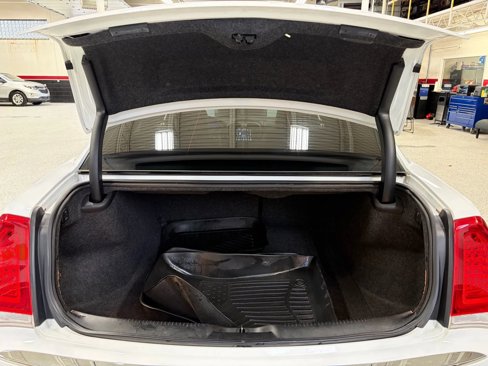 Used 2019 Chrysler 300 Limited image 24