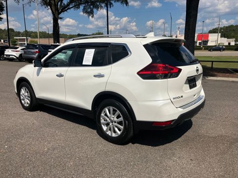Used 2017 Nissan Rogue SV w/ SV Premium Package image 9
