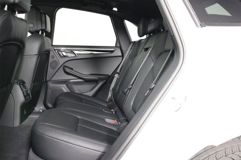 New 2026 Porsche Macan image 18