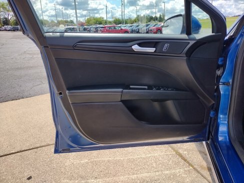 Used 2018 Ford Fusion SE w/ Equipment Group 201A image 18