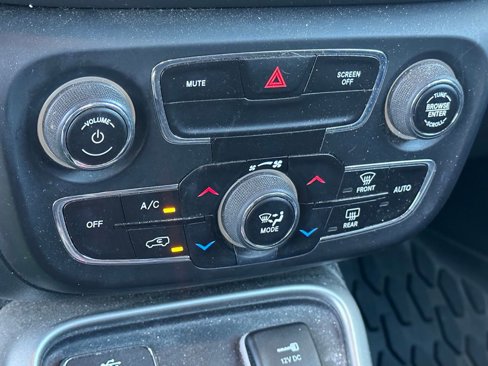 Used 2018 Jeep Compass Latitude w/ Popular Equipment Group image 22