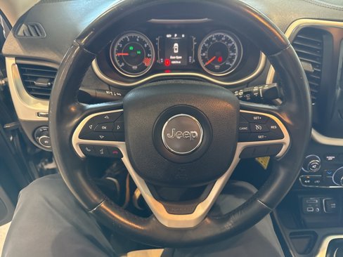 Used 2015 Jeep Cherokee Latitude image 29
