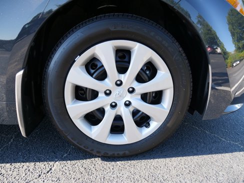 Used 2025 Toyota Corolla LE image 11