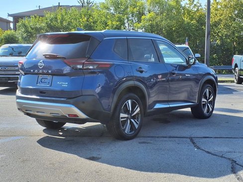 Used 2021 Nissan Rogue Platinum image 3