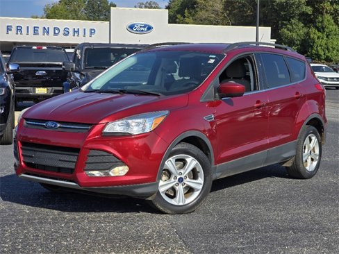 Used 2016 Ford Escape SE w/ Equipment Group 201A image 2