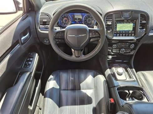 Used 2022 Chrysler 300 S image 16