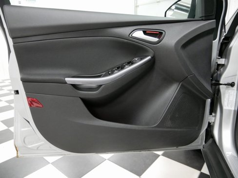 Used 2014 Ford Focus Titanium image 11