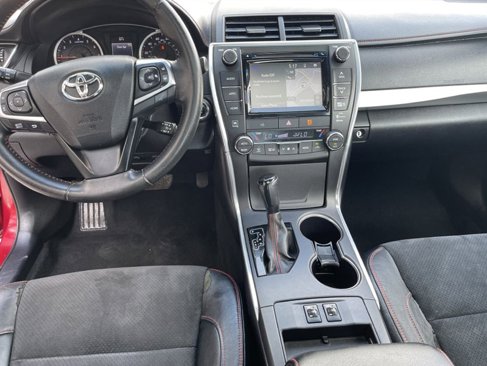 Used 2015 Toyota Camry XLE image 14