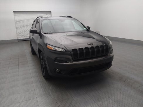 Used 2018 Jeep Cherokee Latitude w/ Altitude Package image 14