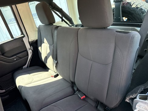 Used 2017 Jeep Wrangler Unlimited Sport w/ Connectivity Group image 14
