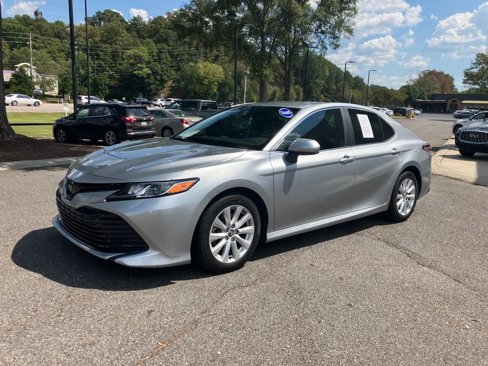 Used 2020 Toyota Camry LE image 5