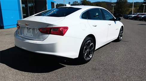Used 2023 Chevrolet Malibu LT image 3