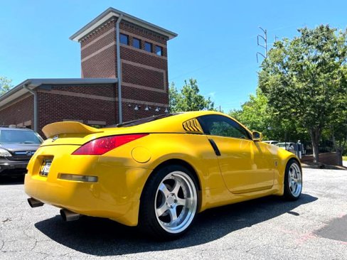 Used 2005 Nissan 350Z Touring w/ (N93) Cargo Convenience Pkg image 8